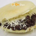 Arepa Domino com queijo ralado - quearepas.com