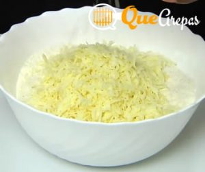 Agregar queso a la Masa para las arepas de queso - quearepas