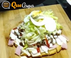 Colocando ingredientes a las Arepas Cabimeras - quearepas