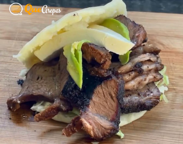 Arepa Llanera with grilled meat - quearepas.com