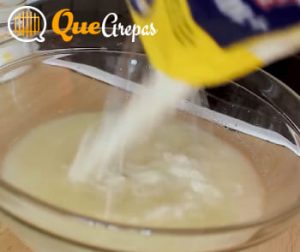 Add corn flour a little at a time - quearepas.com