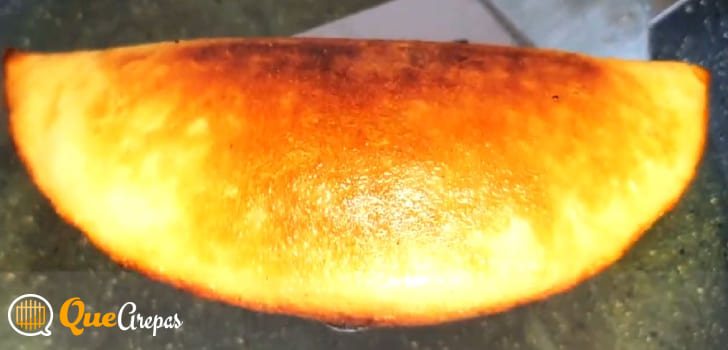 Remove the empanada when it is golden brown - quearepas.com