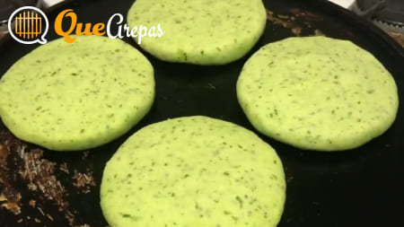 Spinach Arepas in a pudding - quearepas.com