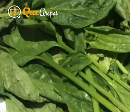 Spinach for arepas - quearepas.com