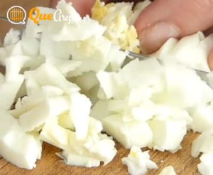 Chopped egg - tartar sauce - quearepas.com