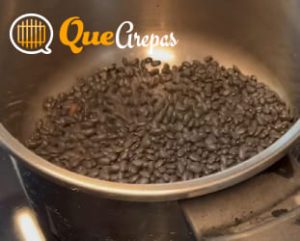 Caraotas in a pot - quearepas.com