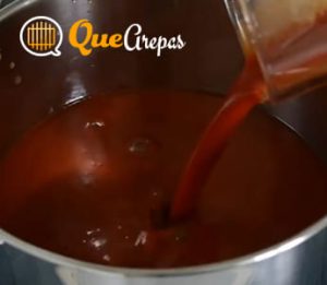 Place the sauce in a saucepan - quearepas.com