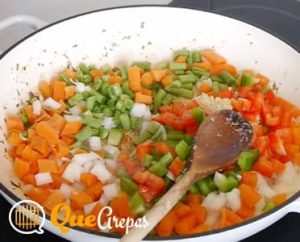 Place the ingredients in a frying pan - quearepas.com