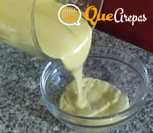 Place the caesar sauce in a container - quearepas.com