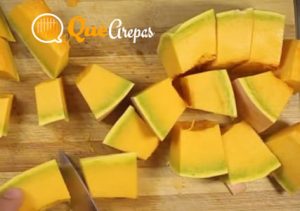 Chop into pieces the pumpkin - quearepas.com