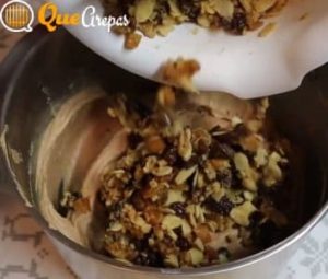 Nuts with the mixture for the cake - quearepas.com