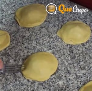 Closing the pastelitos - quearepas