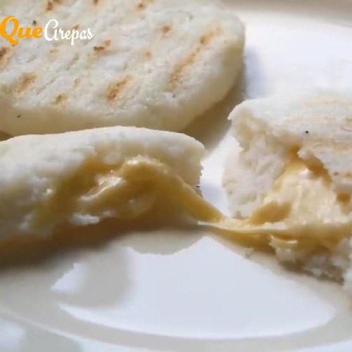 Arepas rellenas con queso amarillo - QuéArepas
