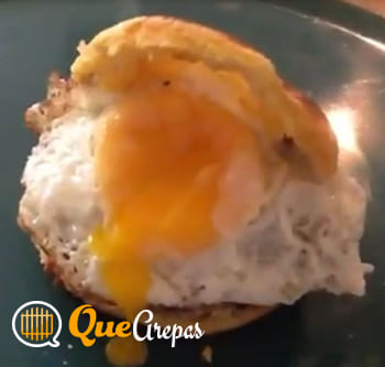 Arepa de Pabellón con Huevo - quearepas.com